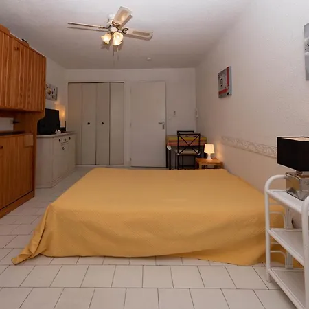 Апартаменты Vue Au Lavandou, Climatisation, Parking - Fr-1-803-16