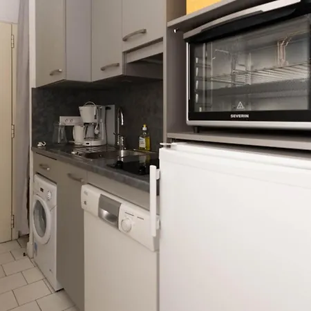 Апартаменты Vue Au Lavandou, Climatisation, Parking - Fr-1-803-16 Ле-Лаванду